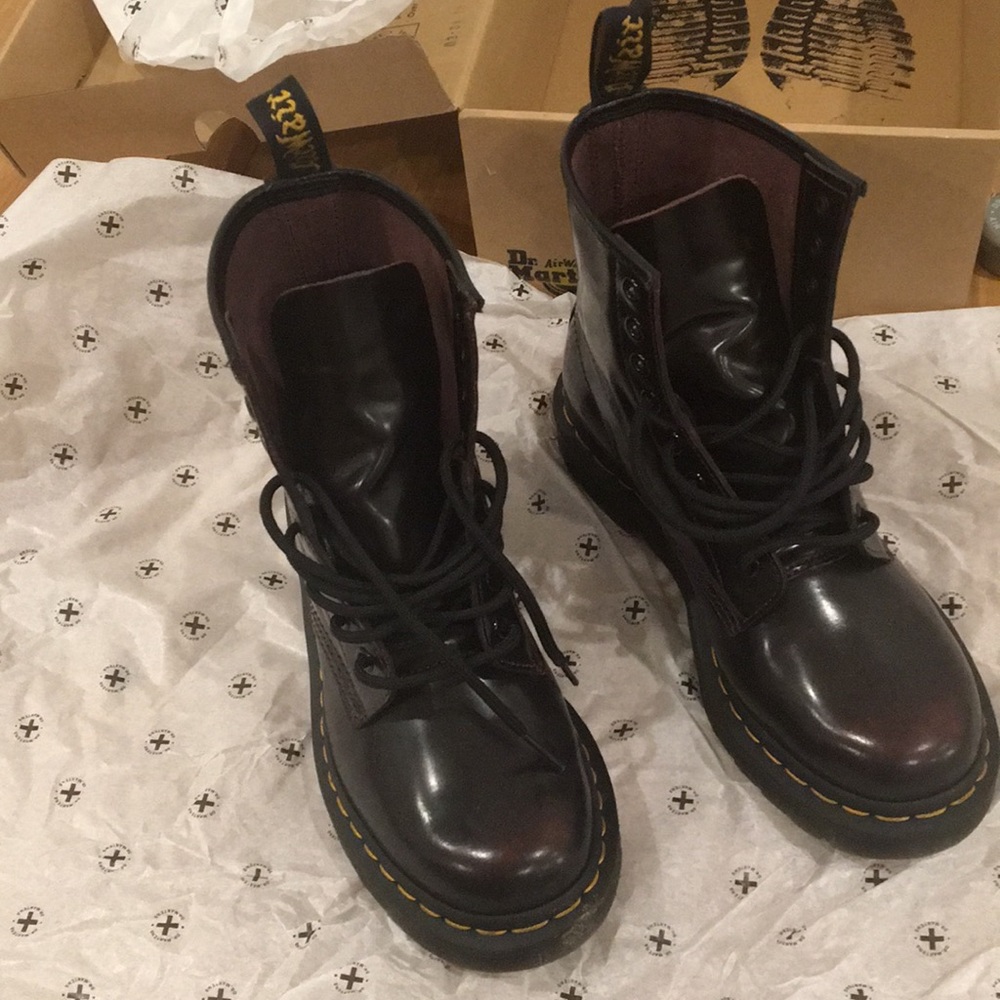 Dr. Martens 1460 Smooth Cherry Boot